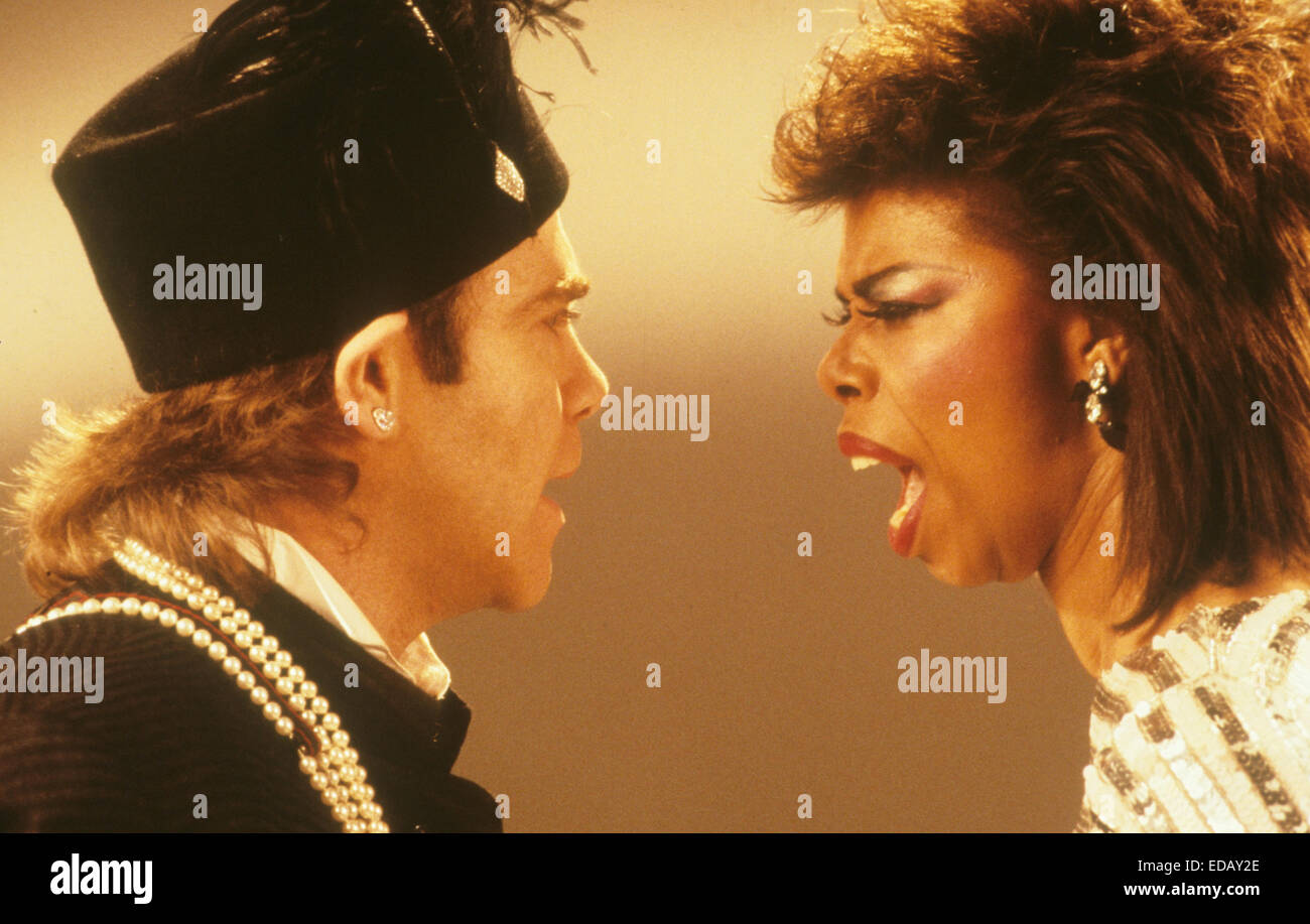 ACT OF WAR  Promotional photo of Elton John and Millie Jackson in their 1985 duet Stock Photo