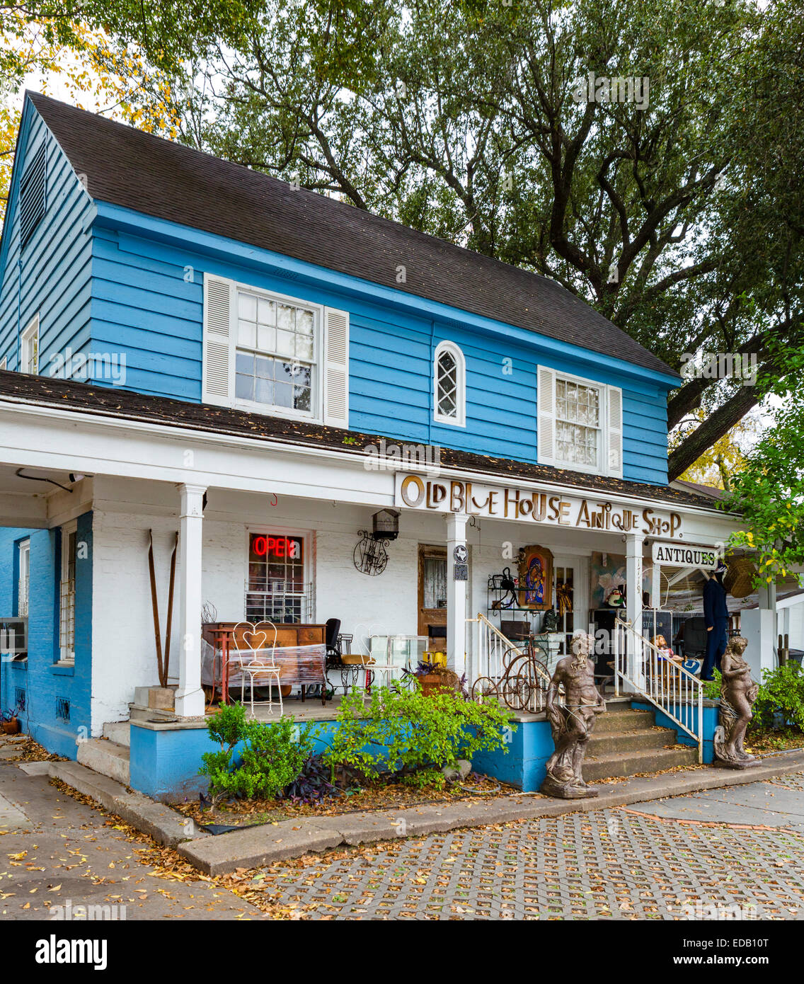 Old antique shop in on Westheimer Road in the Montrose district of ...