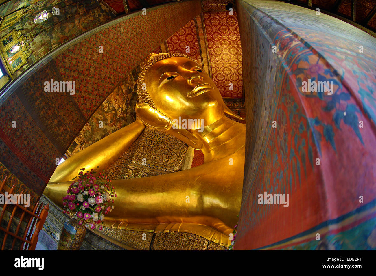 Golden Reclining Buddha statue at the Wat Pho Temple Bangkok, Thailand ...