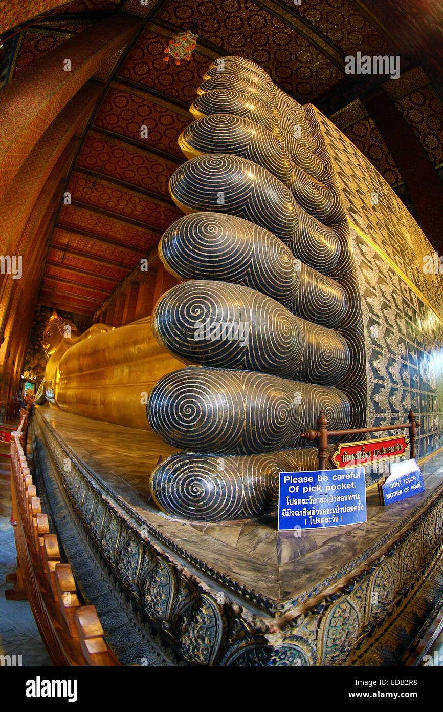 Golden Reclining Buddha statue at the Wat Pho Temple Bangkok, Thailand ...