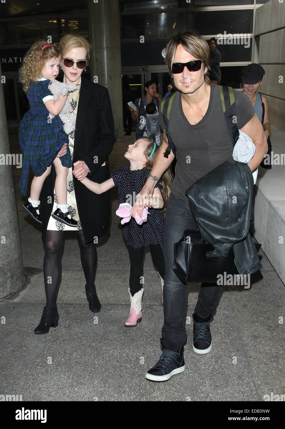 Nicole Kidman, Keith Urban and the rest of their family at LAX
