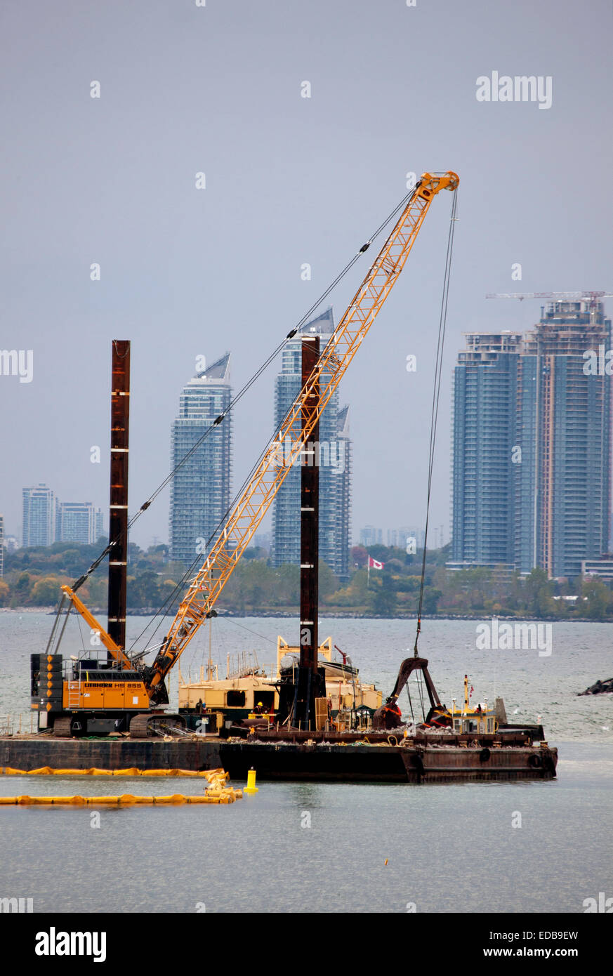 Daytime Photos of Toronto Ontario buildings ship crane construcion Stock Photo Alamy