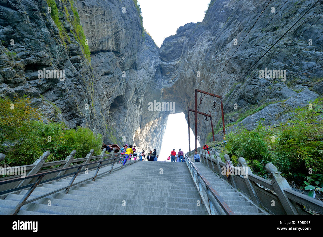 steep-staircase-with-900-steps-to-heaven-s-gate-tianmen-cave-the