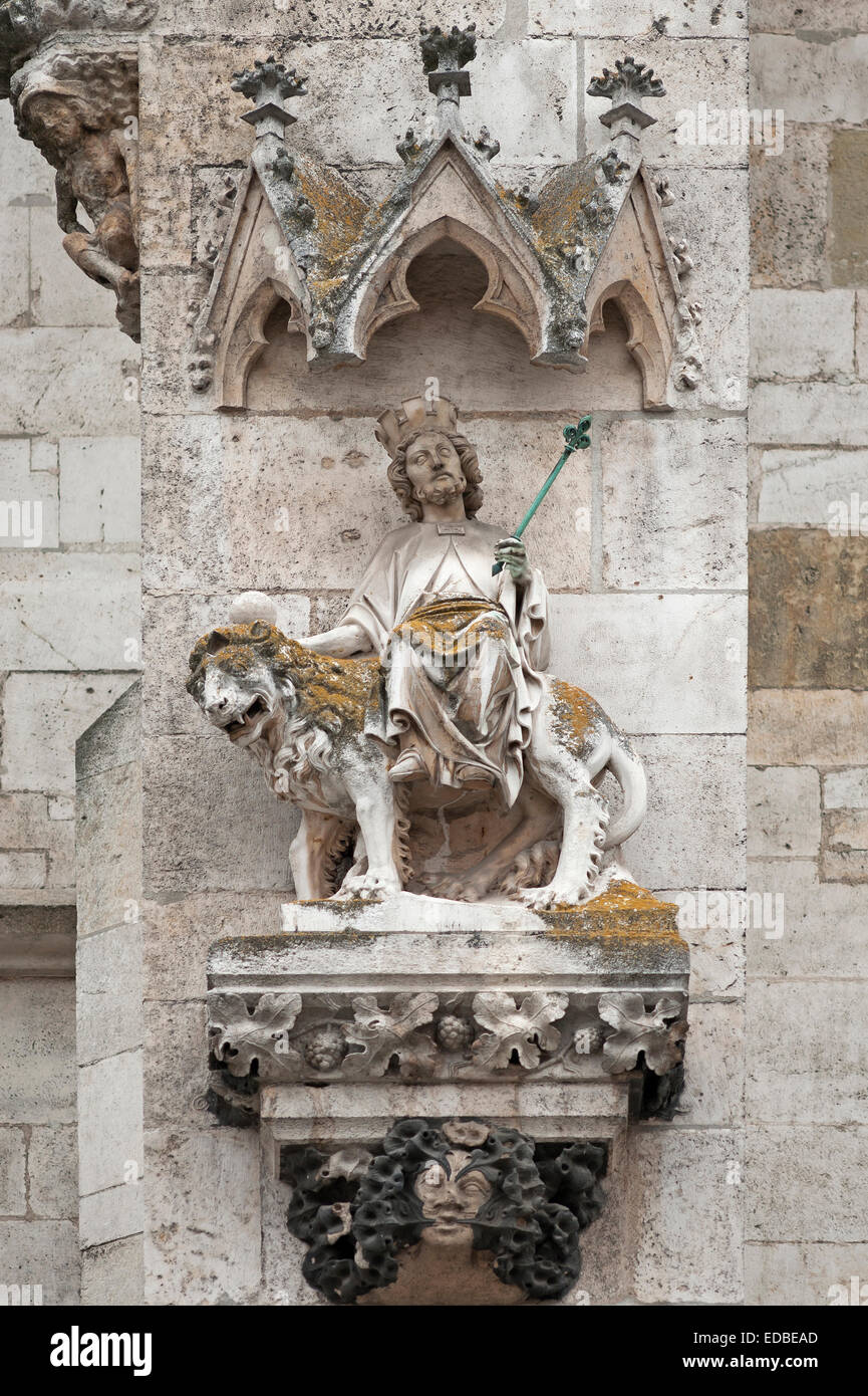 Julius Caesar or Augustus on the lion, 14th century, main facade of the Cathedral of Regensburg, Regensburg, Upper Palatinate Stock Photo