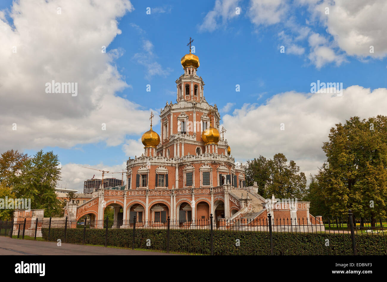 Храм покрова в филях нарышкинское барокко. Церковь покрова в филях 1693. Интернет в филях. Храм покрова пресвятой богородицы в филях. Храм покрова пресвятой богородицы в филях.
