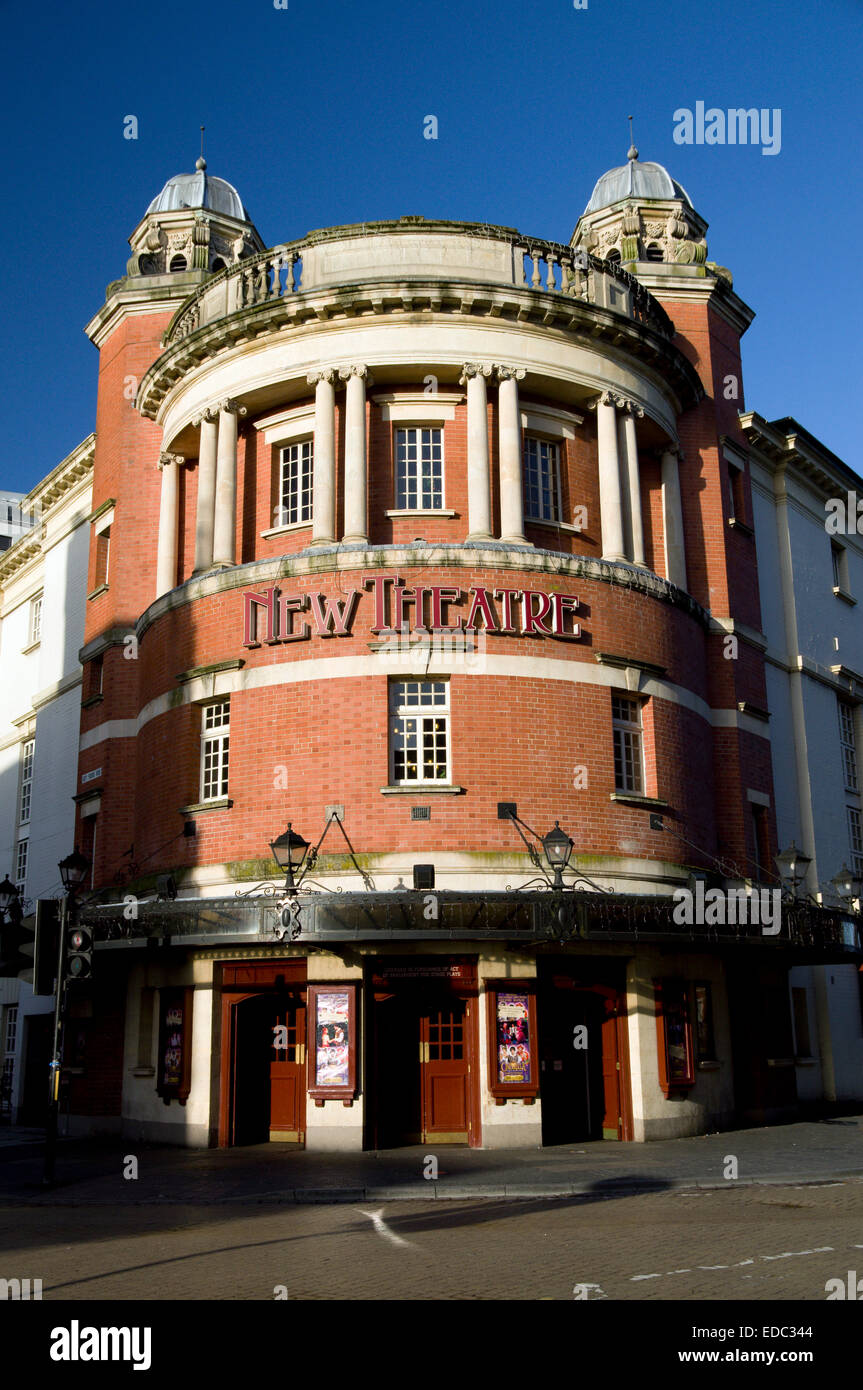 Cardiff old and new hires stock photography and images Alamy