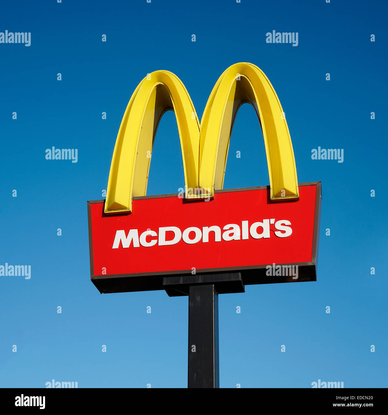Mcdrive Sign With Mcdonalds Logo Stock Photos & Mcdrive Sign With ...