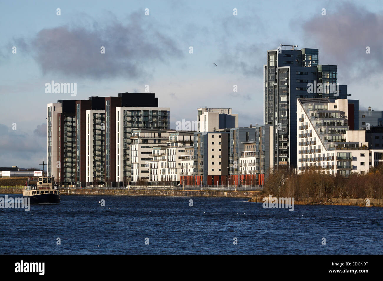 Glasgow Harbour riverside apartments on River Clyde Stock Photo Alamy
