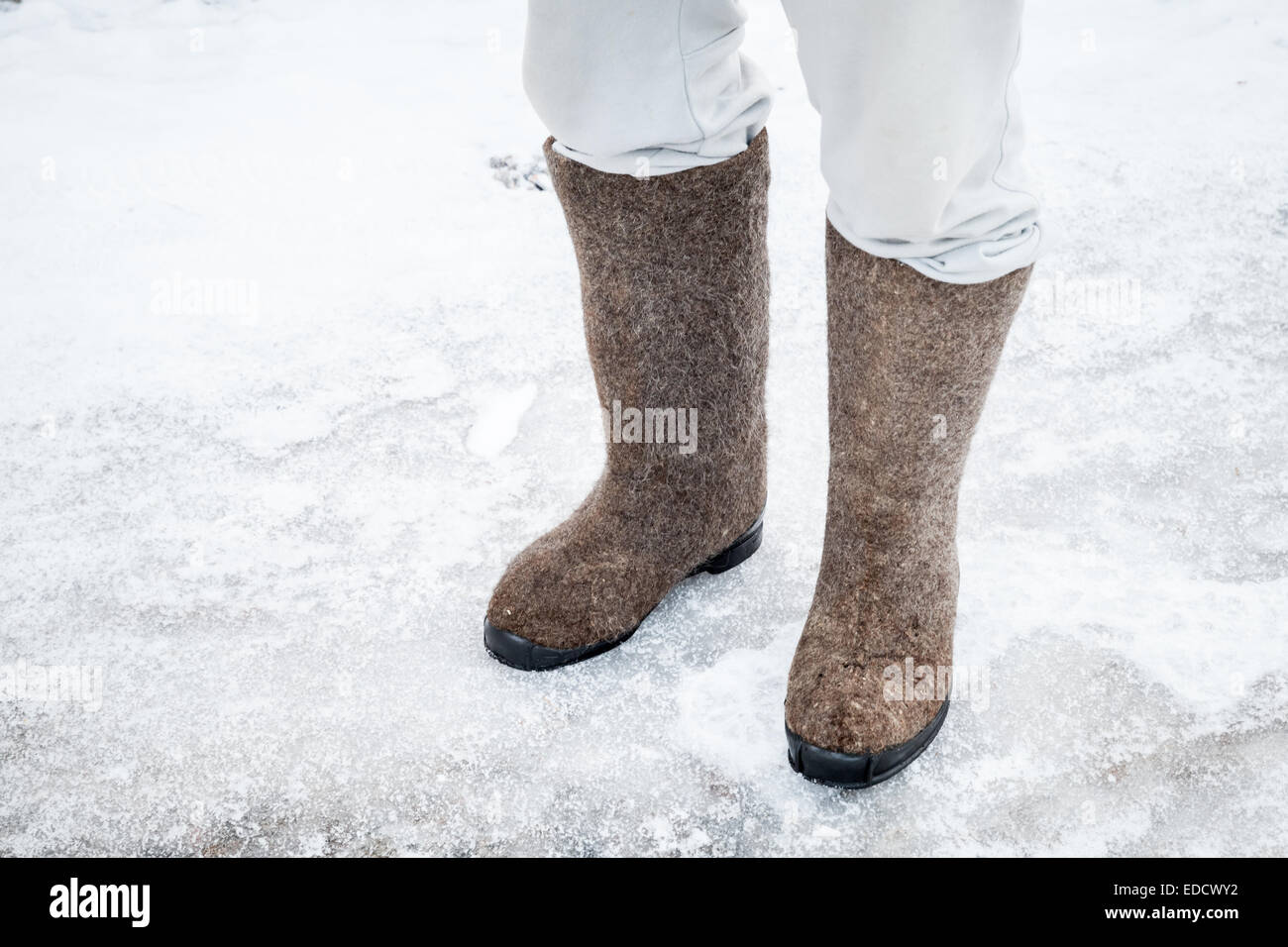 Russian Winter Footwear Warm Felt Boots Wool Valenki Snow Rain Rubber Overshoes 