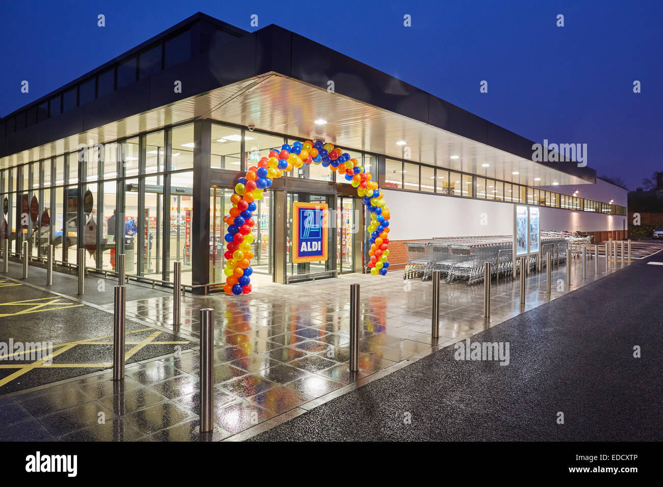 Exterior of Aldi Wakefield store on Batley Rd in Yorkshire UK Stock Photo