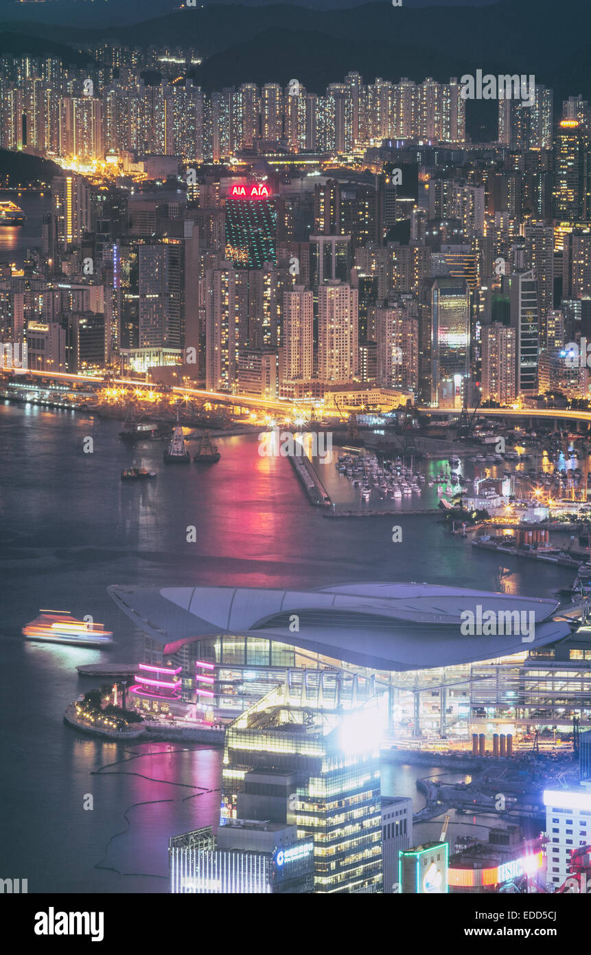 Hong kong house housing housings hi-res stock photography and images ...