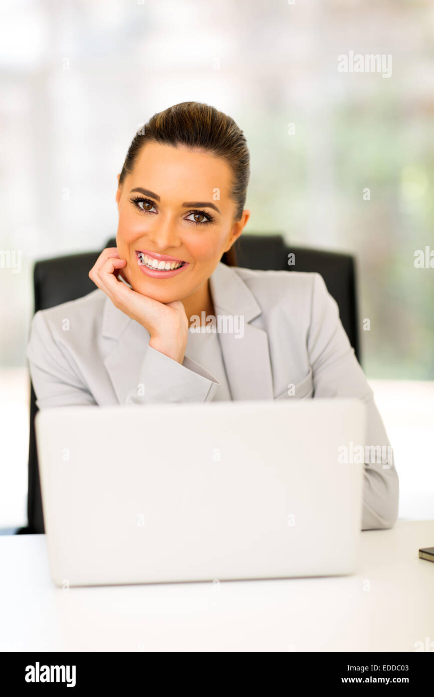portrait of beautiful young business woman in office Stock Photo - Alamy