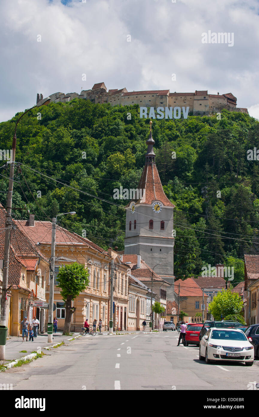 The town of Rasnov underneath Rasnov Castle, Rasnov, Romania Stock Photo