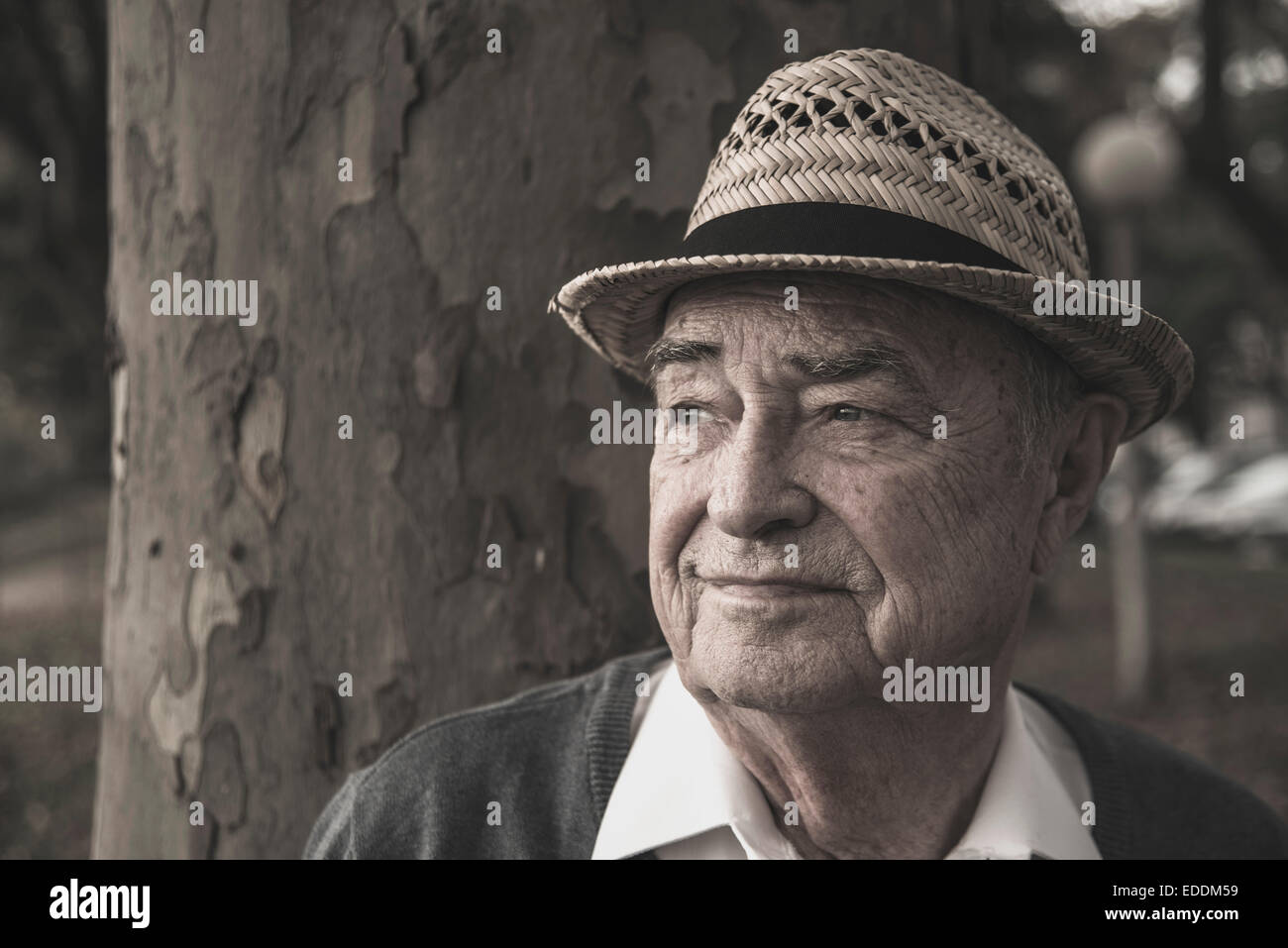 Close up man wearing straw hat hi-res stock photography and images
