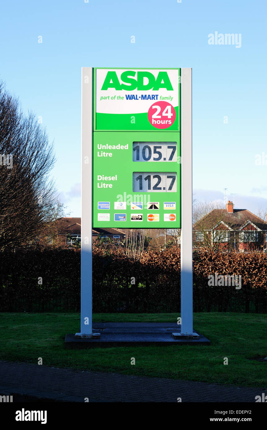 Sutton-In-Ashfield, Nottinghamshire, UK. 06th January, 2015. Asda Supermarket drop their Fuel prices today by a further 2 pence a litre. Credit:  IFIMAGE/Alamy Live News Stock Photo