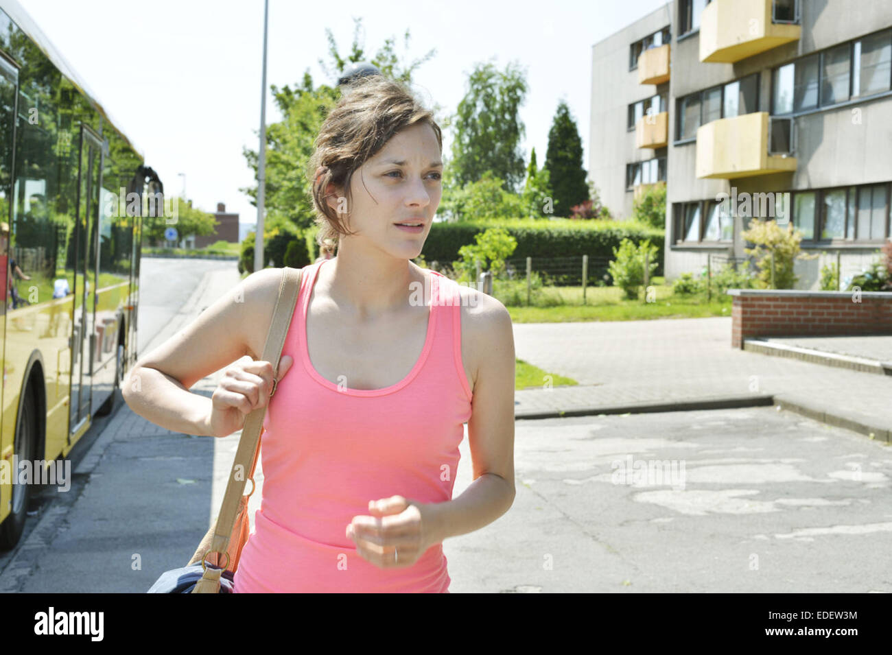 TWO DAYS, ONE NIGHT (2014) MARION COTILLARD JEAN-PIERRE DARDENNE (DIR) LUC DARDENNE (DIR) MOVIESTORE COLLECTION LTD Stock Photo