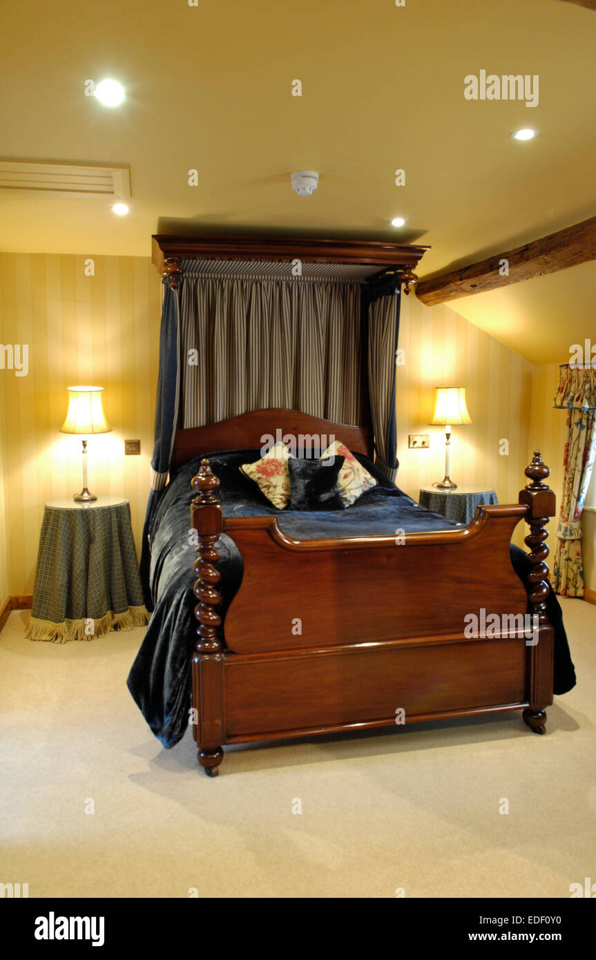 The angel inn hi-res stock photography and images - Alamy