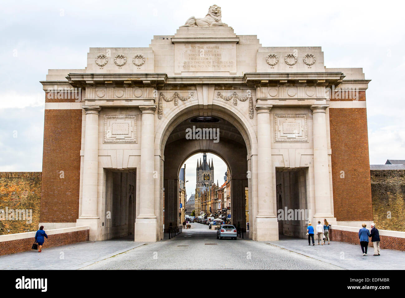 Menenpoort, triumphal arch in the city of Ypres, memorial for those who died in the First World War British and Commonwealth Stock Photo