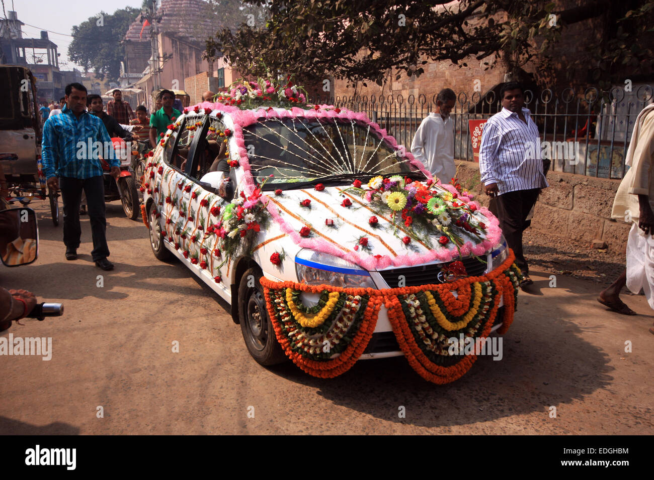 Wedding procession outside the Jagannath Temple, Puri, India Stock Photo
