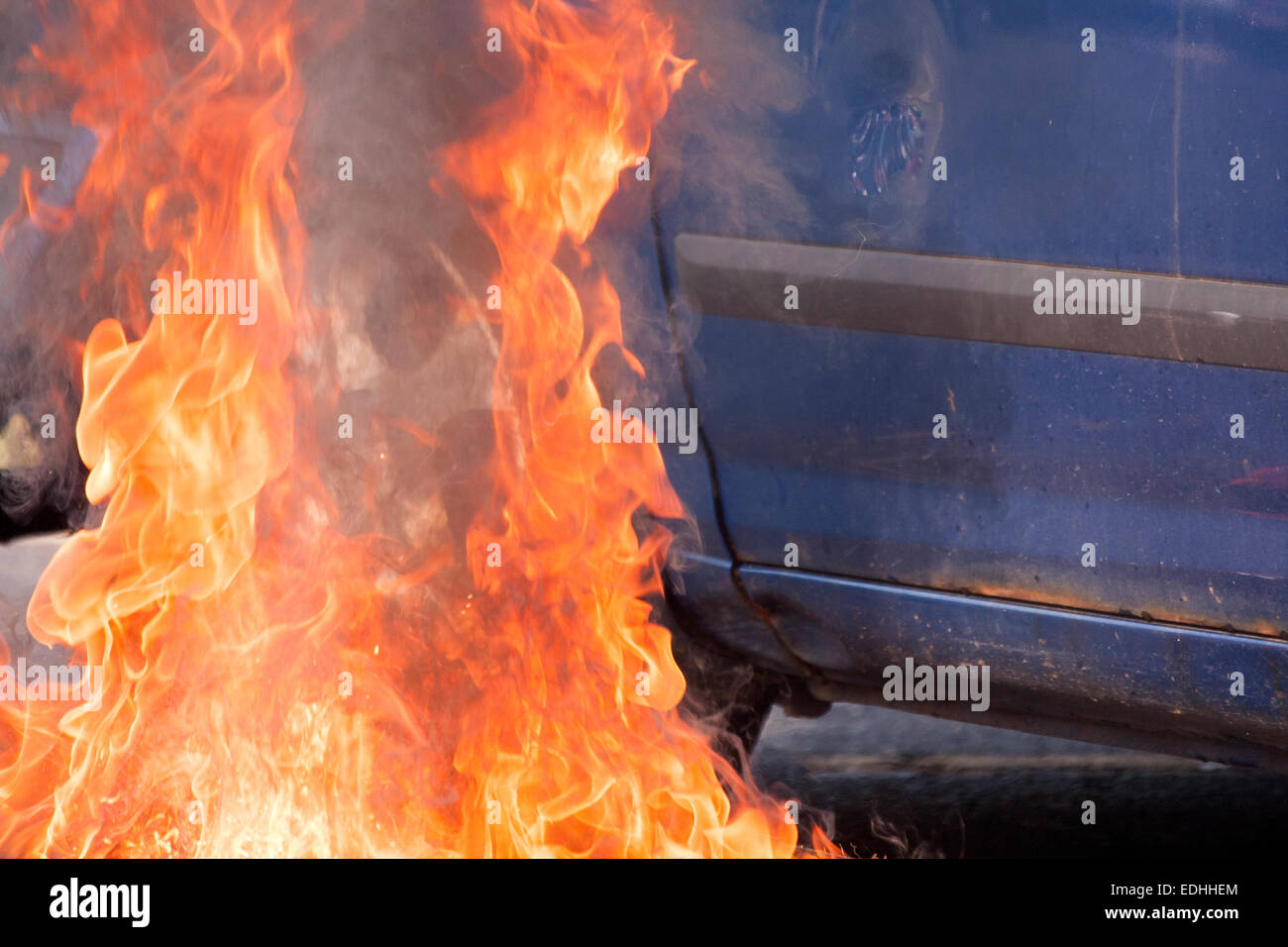 Car fire extinguisher hires stock photography and images Alamy
