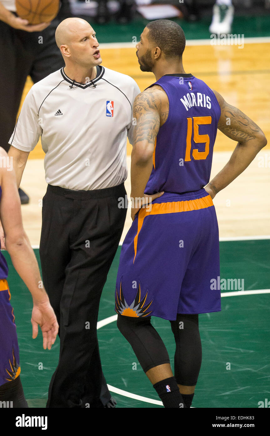 Milwaukee, WI, USA. 6th Jan, 2015. Referee Eric Dalen has words with