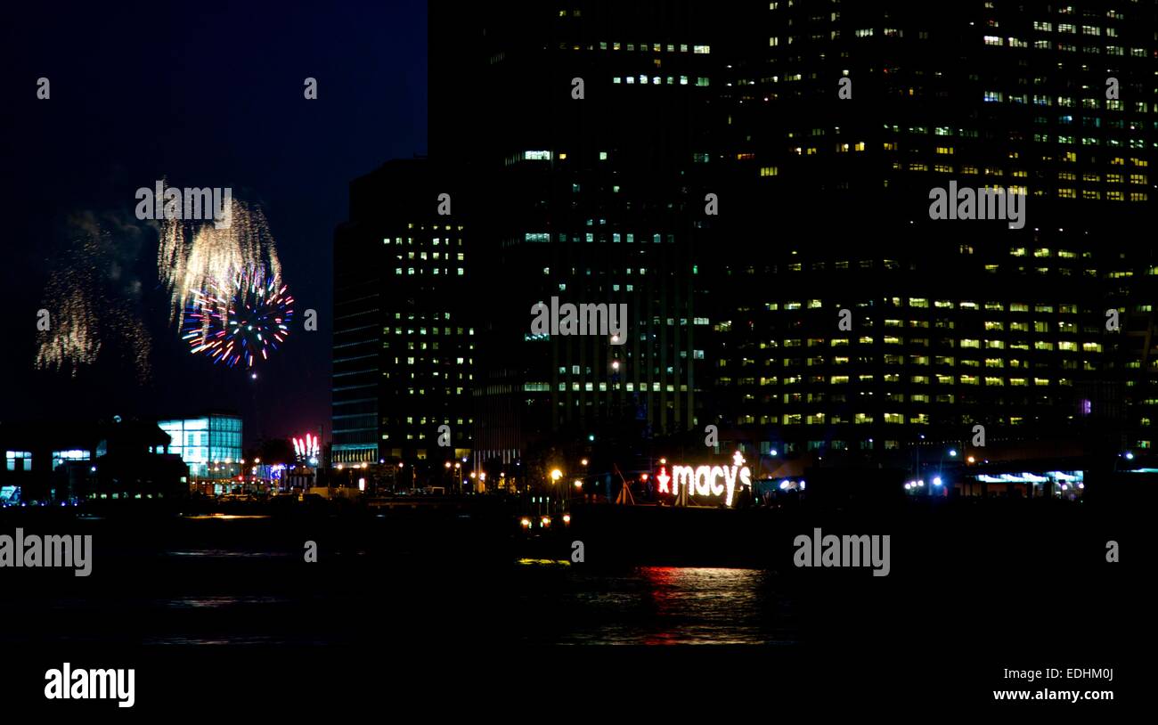 Macy's 4th of July firework display in New York  Featuring: Atmosphere Where: New York, United States When: 04 Jul 2014 Stock Photo
