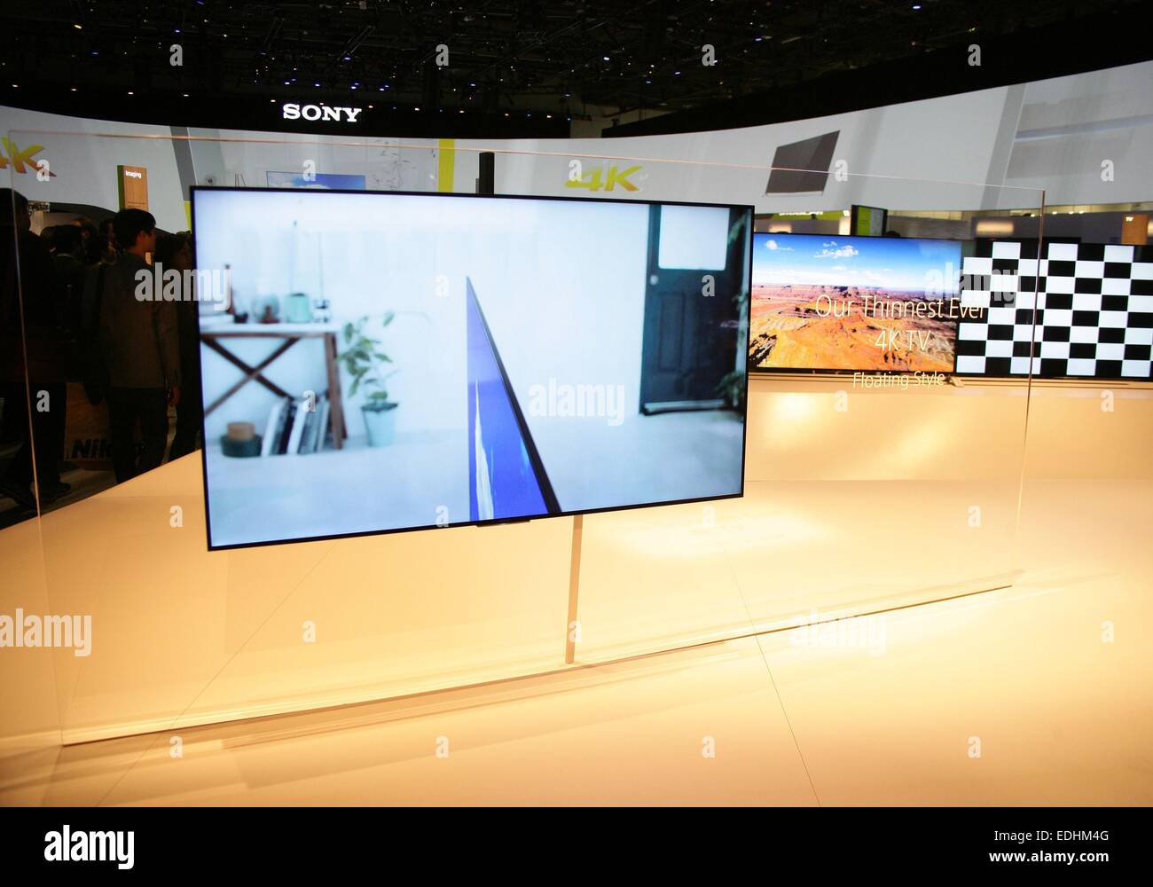 Sony television 4k hi-res stock photography and images - Alamy