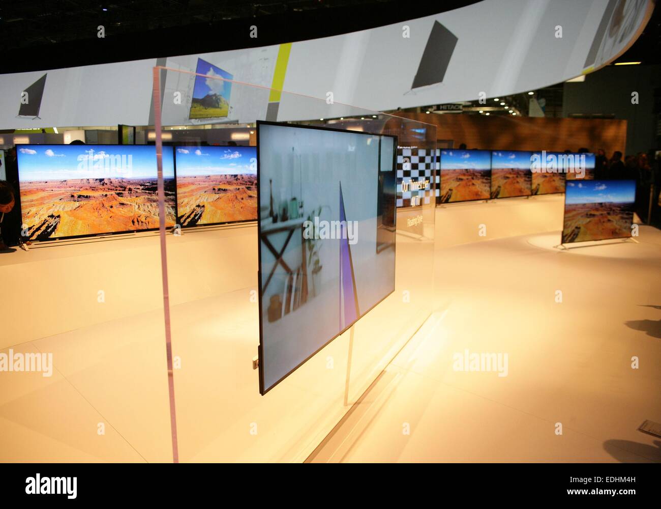 Sony television 4k hi-res stock photography and images - Alamy