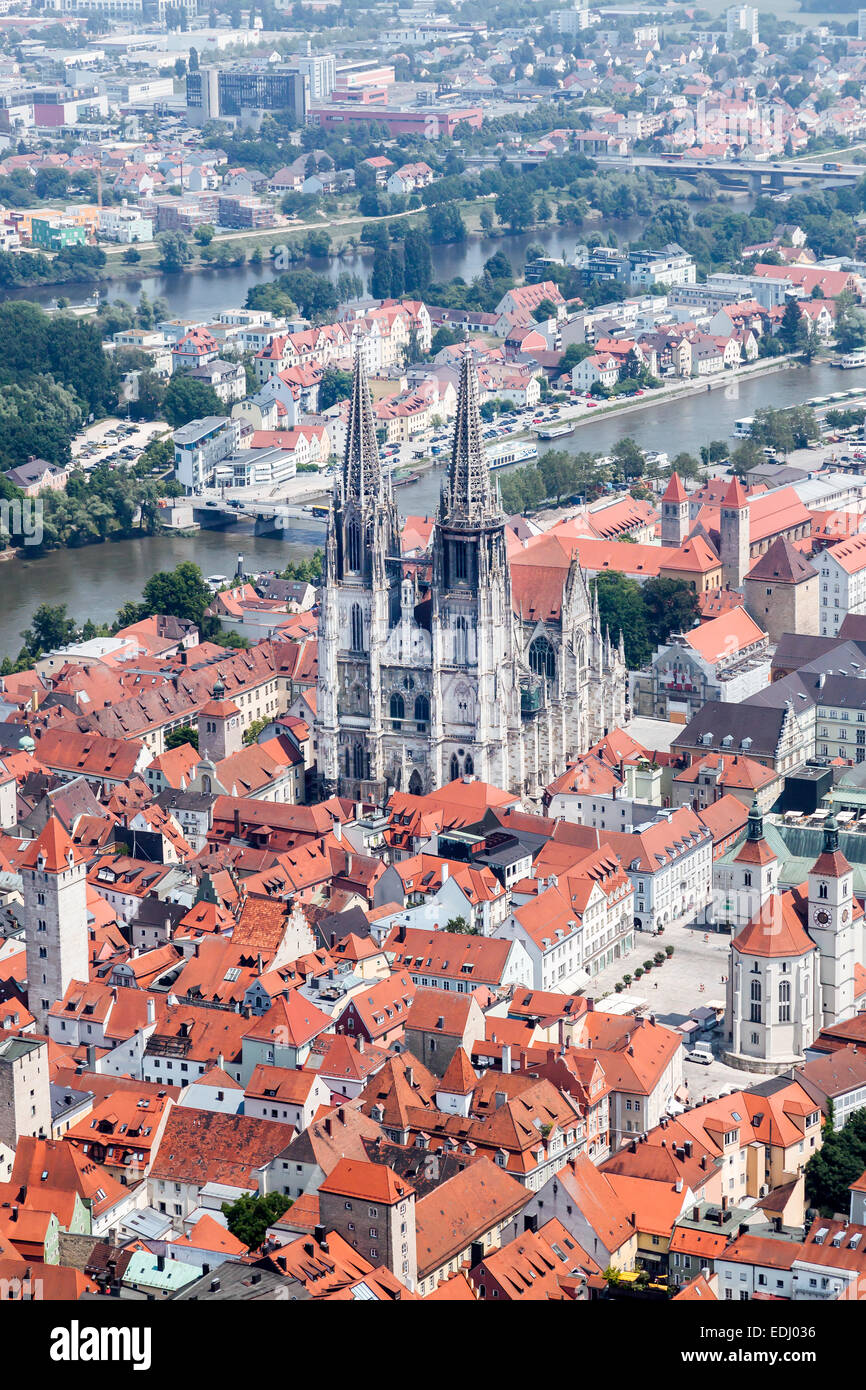 aerial-view-old-town-with-the-regensburg-cathedral-and-the-danube