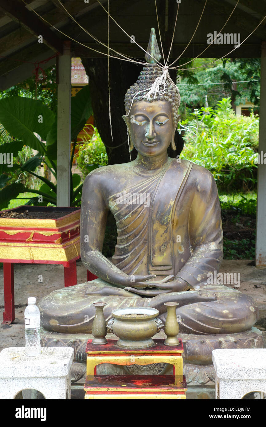 Buddha statue, Bronze Statue of Buddha, Lanta Old Town Buddhist temple ...