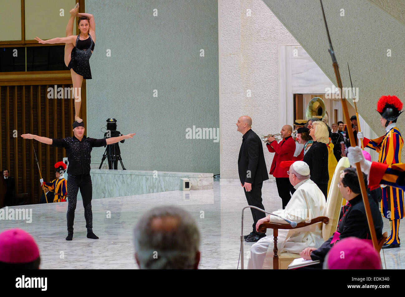 Vatican City. 07th Jan, 2015. Liana Orfei and the Golden Circus meet Pope Francis - First general audience of the year for Pope Francis - Nervi Hall, 07 Jan 2015 Credit:  Realy Easy Star/Alamy Live News Stock Photo