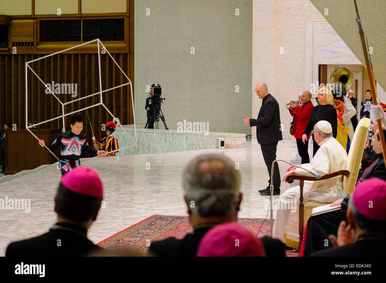 Vatican City. 07th Jan, 2015. Liana Orfei and the Golden Circus meet Pope Francis - First general audience of the year for Pope Francis - Nervi Hall, 07 Jan 2015 Credit:  Realy Easy Star/Alamy Live News Stock Photo
