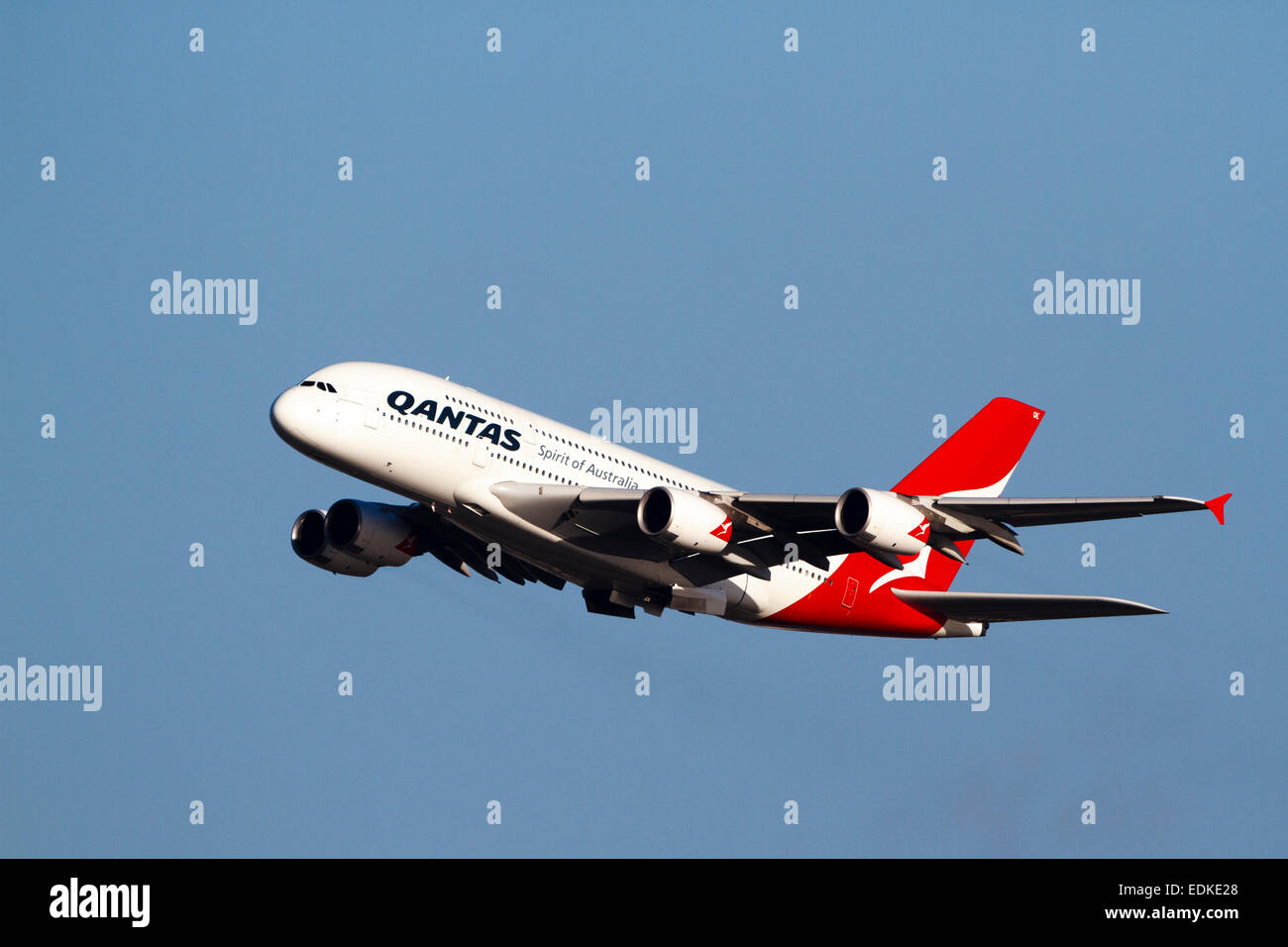 Qantas airbus a380 hi-res stock photography and images - Alamy