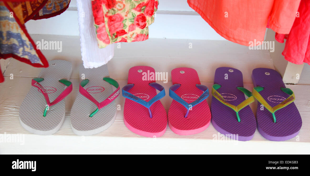 kolhapuri chappal brown