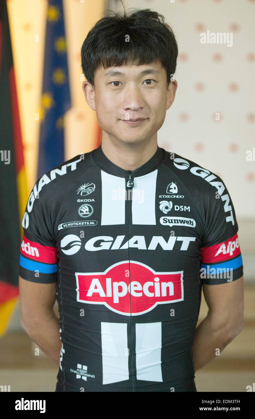 Berlin, Germany. 7th Jan, 2015. Cheng Ji poses during the official team ...