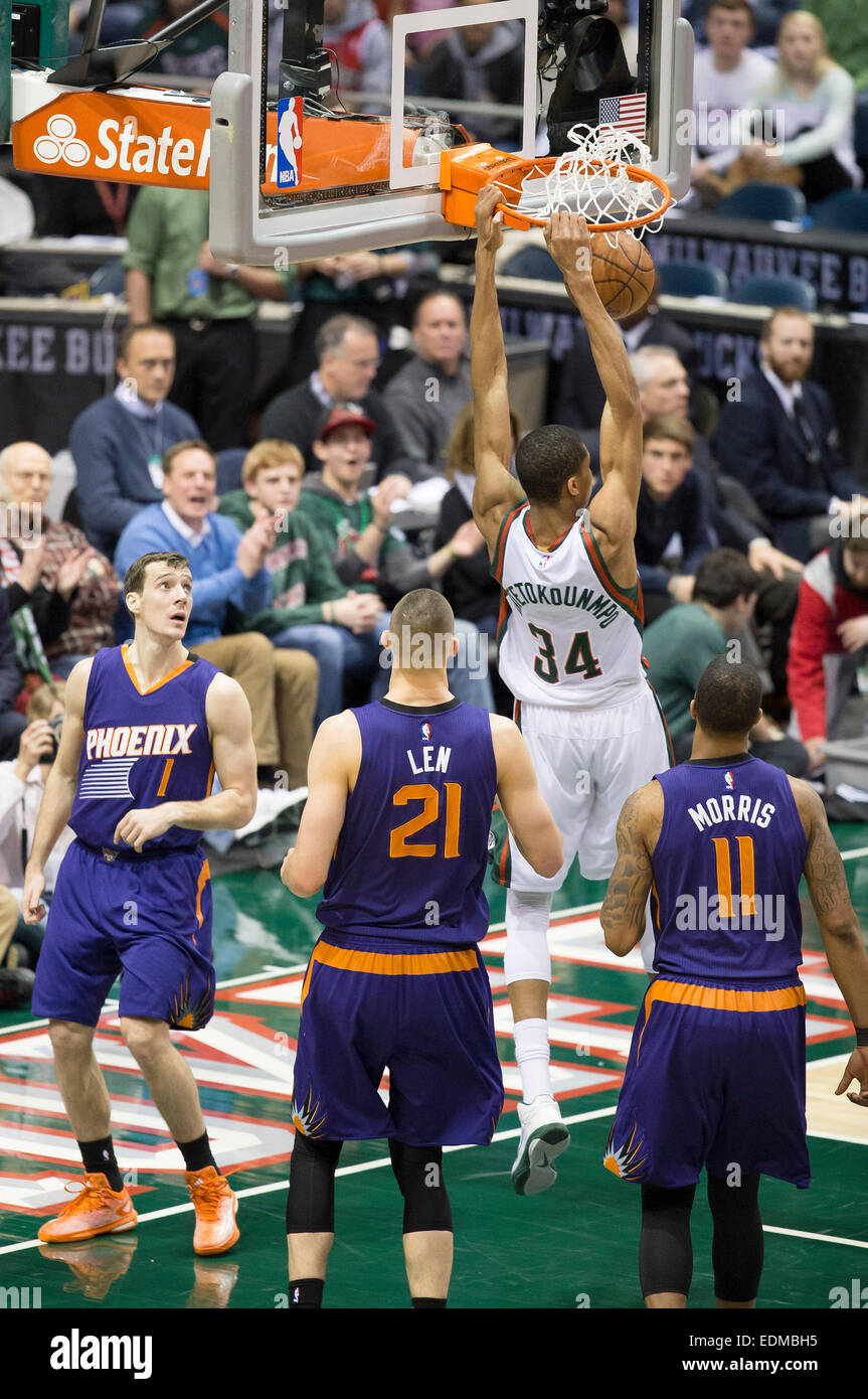 Giannis antetokounmpo dunk hi res stock photography and images Alamy