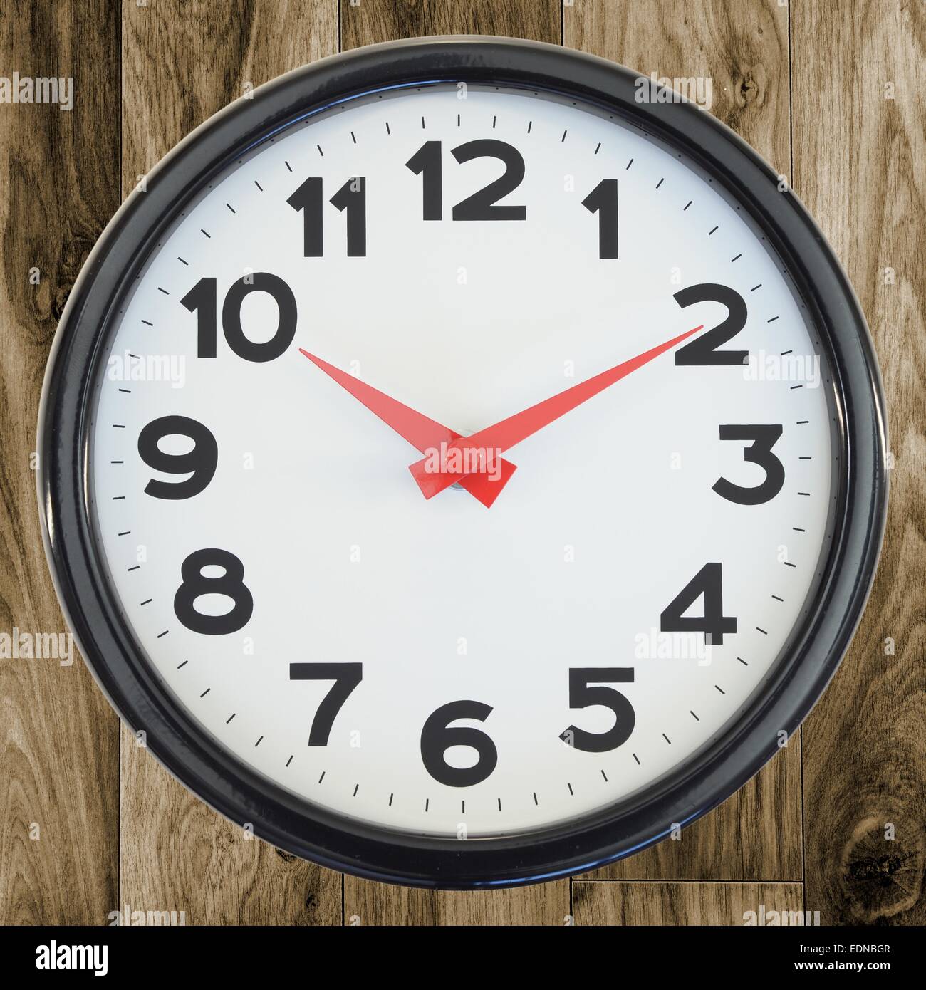 Analogue Clock Hi Res Stock Photography And Images Alamy A Close Up Shot Of An Analogue Clock EDNBGR