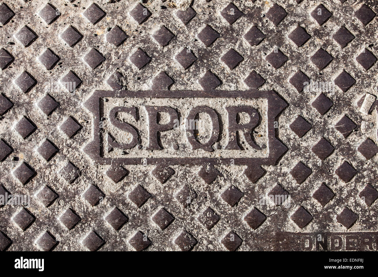 Spqr manhole cover hi-res stock photography and images - Alamy