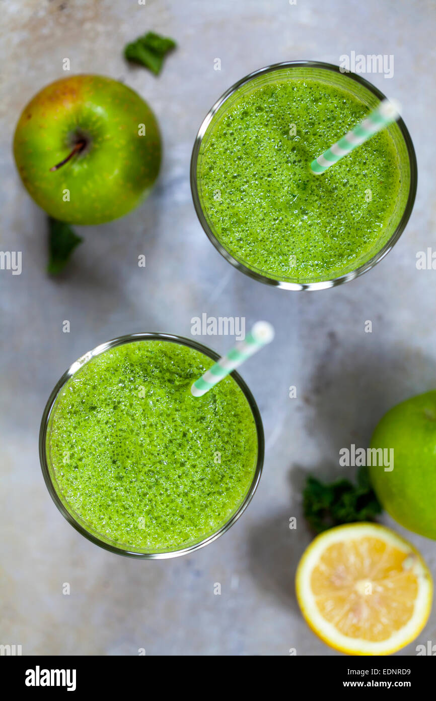 Green smoothies with kale and apples Stock Photo Alamy