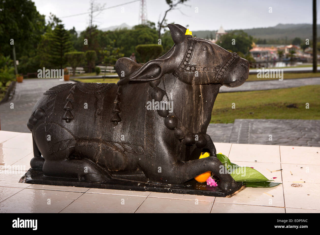 Mauritius, Grand Bassin, Ganga Talao sacred lake temple, statue of Nandi, Shiva’s bull Stock Photo