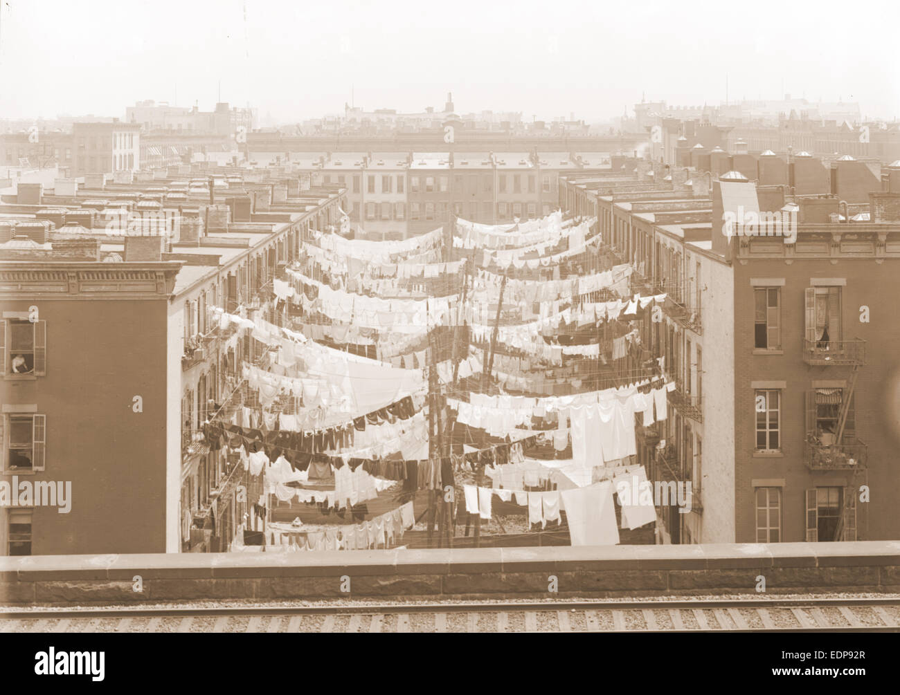 Yard tenement park ave avenue hires stock photography and images Alamy