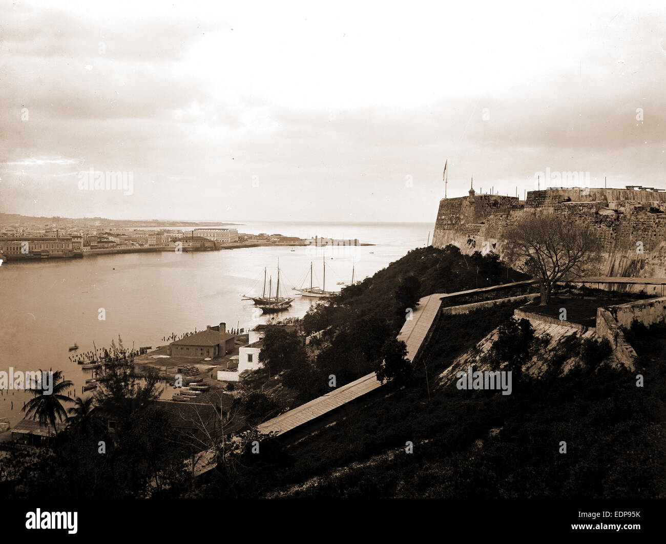 Castillo de san carlos de la cabana havana hi-res stock