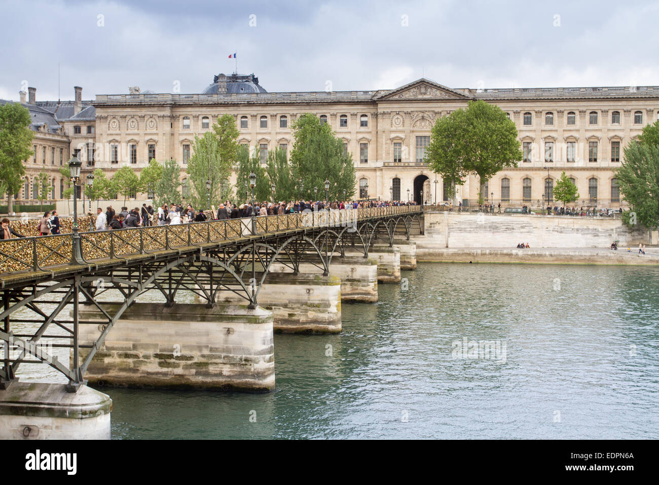 Pont des Arts and the Louvre Museum, Paris, France Stock Photo - Alamy