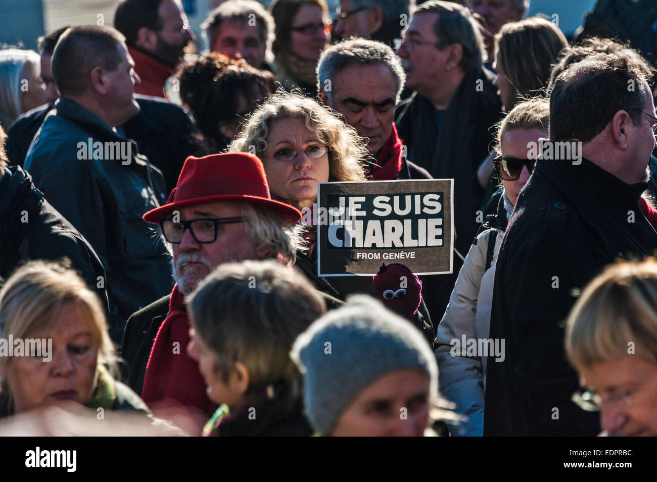 Geneva, Switzerland. 8th January 2015. Swiss journalists, writers and members of International PEN attend a vigil in Geneva's Place de Neuve to show solidarity with the victims of the attack against Charlie Hebdo. Credit:  Alistair Scott/Alamy Live News Stock Photo