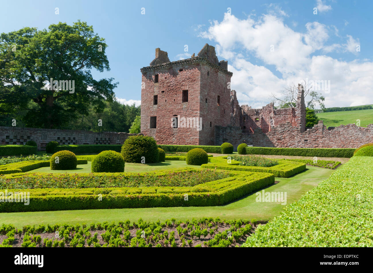 edzell castle walled garden historic scotland Stock Photo Alamy