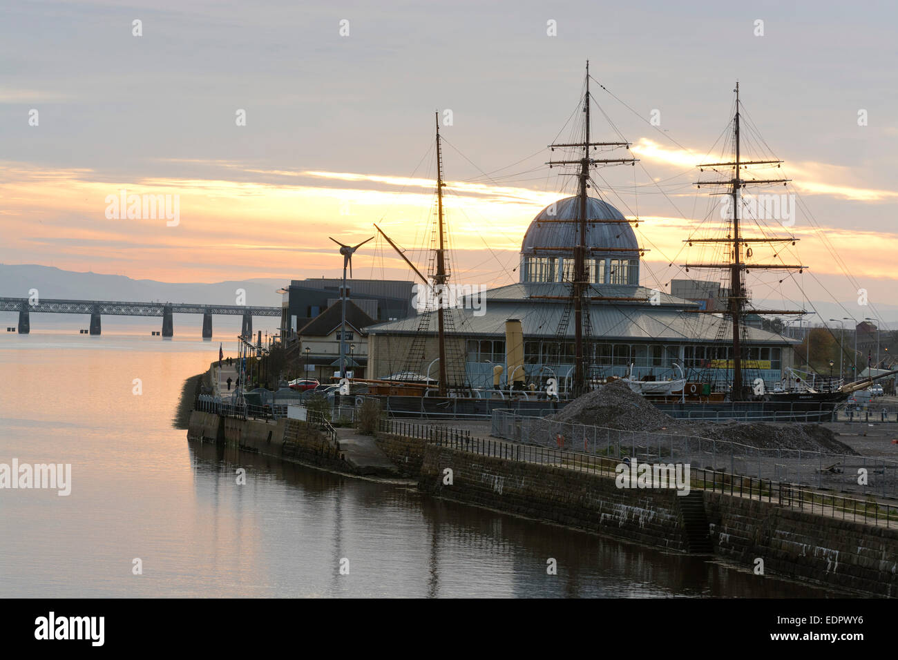 rrs discovery point tay museum visitor centre Stock Photo