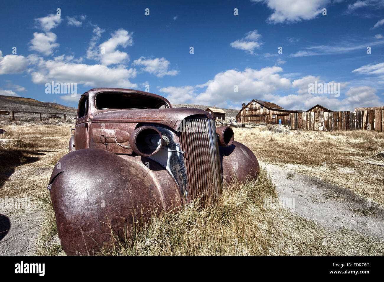 Abandoned antique vehicles hi-res stock photography and images - Alamy