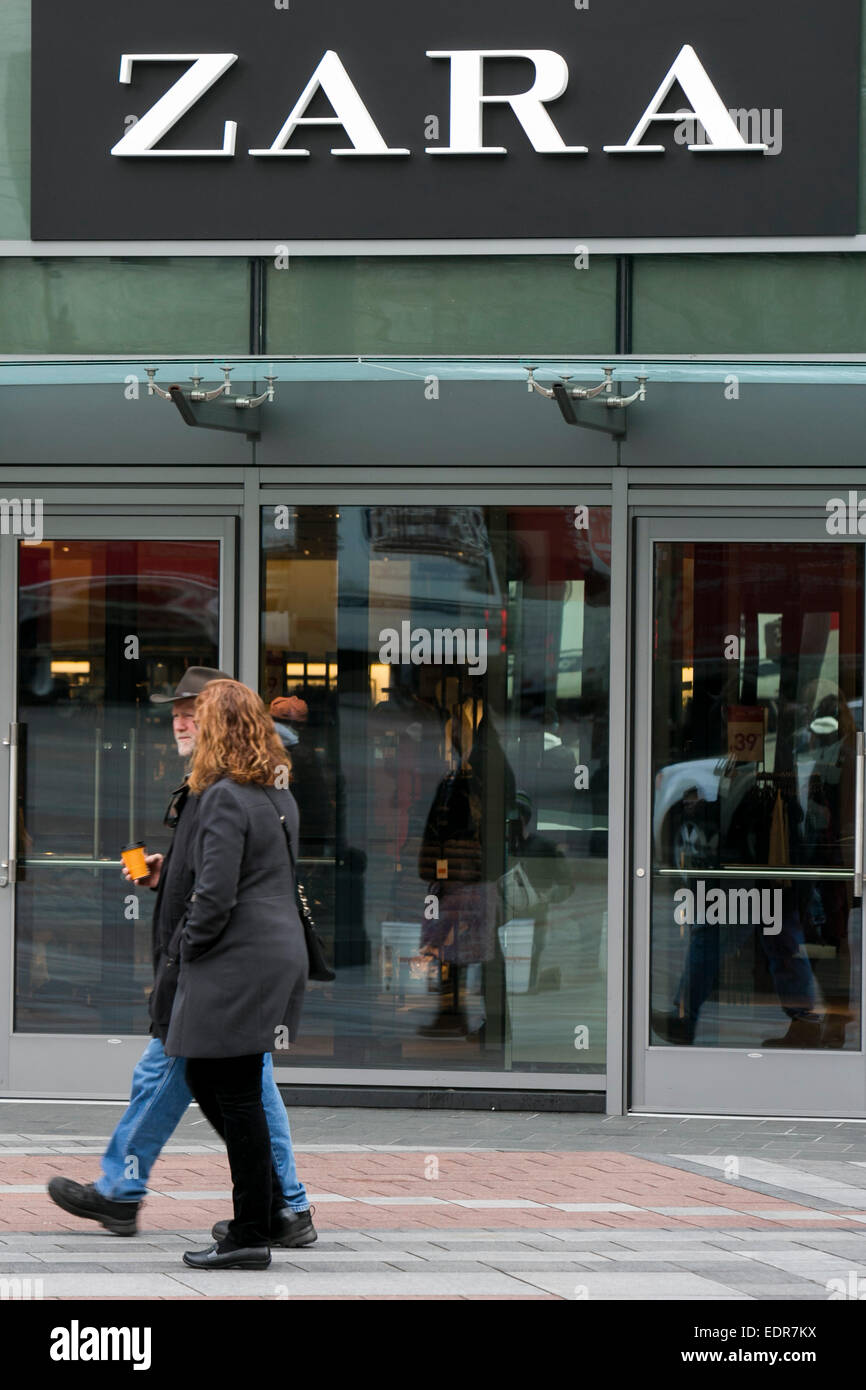 A Zara clothing retail store in downtown Seattle, Washington. Stock Photo