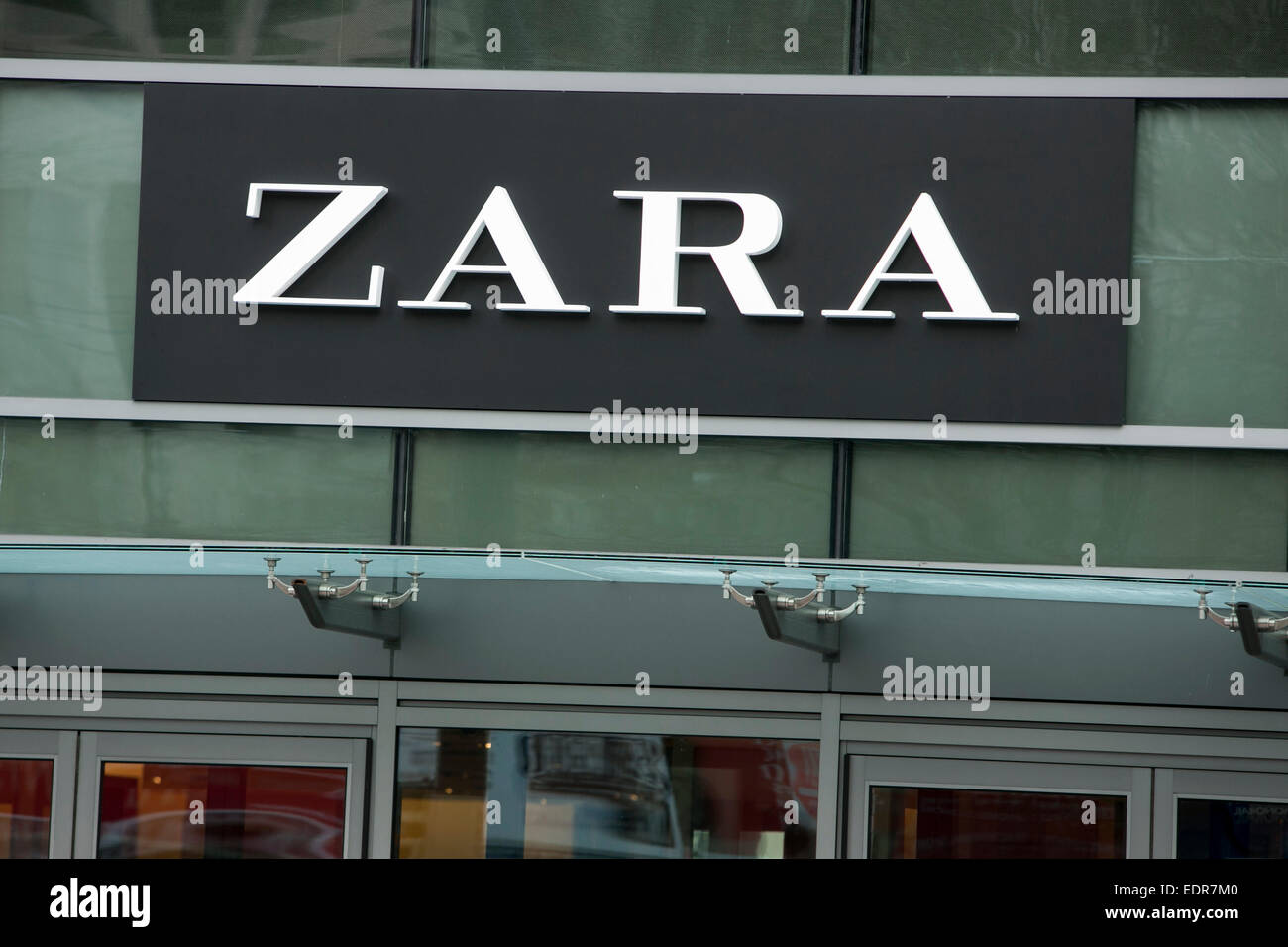 A Zara clothing retail store in downtown Seattle, Washington. Stock Photo