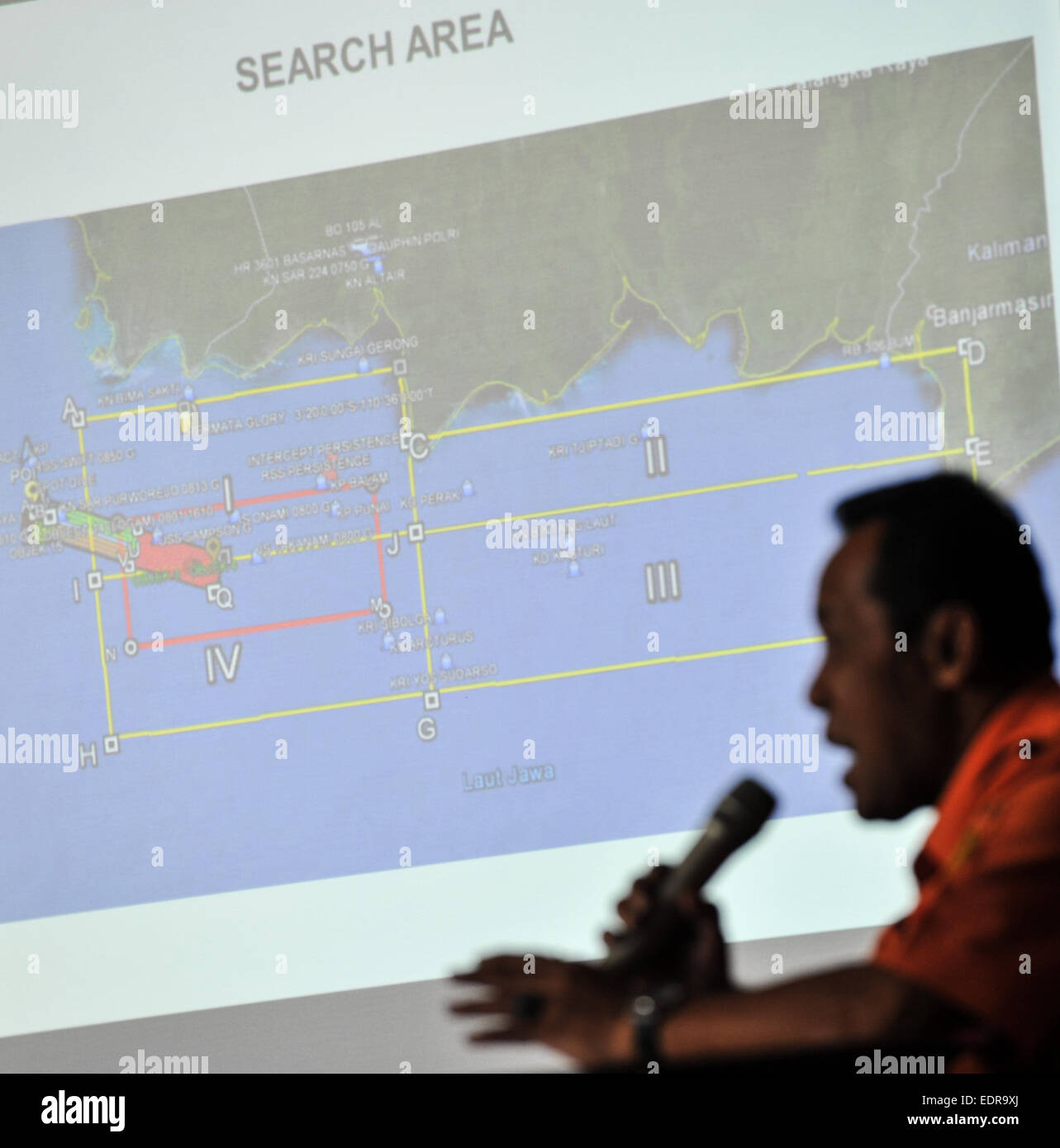 Jakarta, Indonesia. 9th Jan, 2015. Bambang Soelistyo, head of Indonesia's National Search and Rescue Agency, shows the possible area of the blackbox during the 13th searching and evacuation of the AirAsia Flight QZ8501, in Jakarta, Indonesia, Jan. 9, 2015. Credit:  Veri Sanovri/Xinhua/Alamy Live News Stock Photo